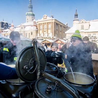 Tradycyjna zupa wigilijna na pszczyńskim rynku - 18.12.2022