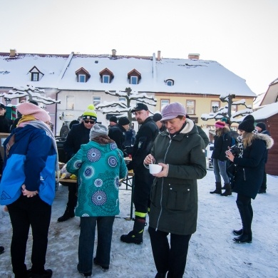 Tradycyjna zupa wigilijna na pszczyńskim rynku - 18.12.2022