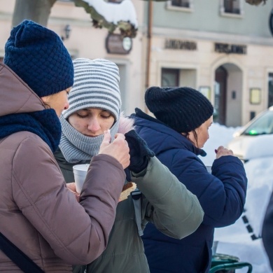 Tradycyjna zupa wigilijna na pszczyńskim rynku - 18.12.2022