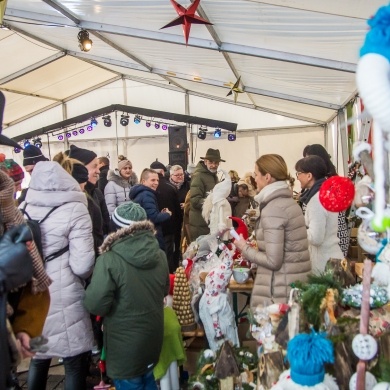 Kiermasz podczas Pszczyńskiego Jarmarku Świątecznego - 18.12.2022