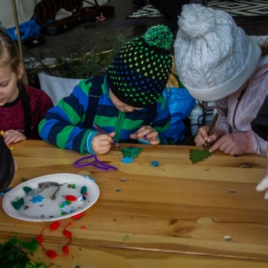 Rodzinne warsztaty podczas Pszczyńskiego Jarmarku Świątecznego - 18.12.2022