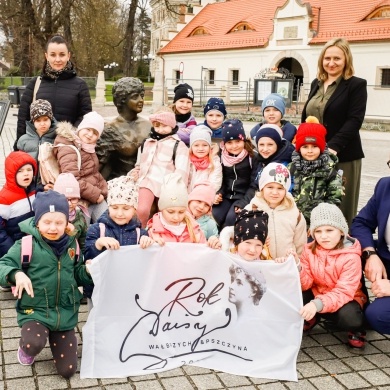 Wizyta przedszkolaków i uczniów w ratuszu w Pszczynie - 12.04.2023