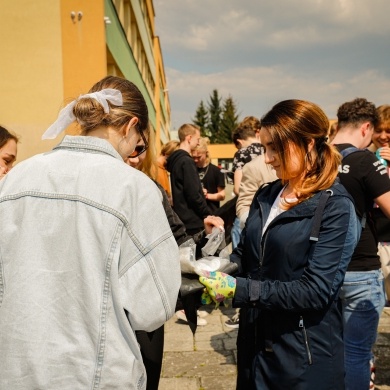 Akcja sprzątania na osiedlu Piastów w Pszczynie - 21.04.2023