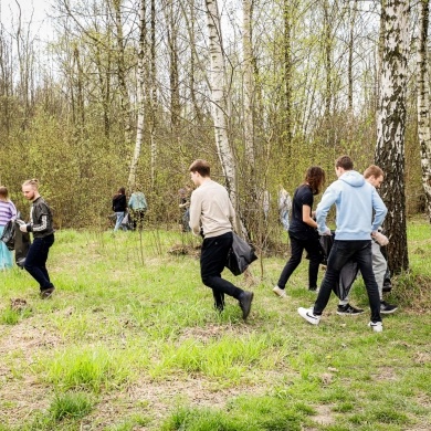 Akcja sprzątania na osiedlu Piastów w Pszczynie - 21.04.2023