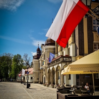 Polskie flagi w Pszczynie - 29.04.2022
