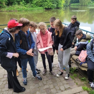 Szkoła Podstawowa w Brzeźcach zorganizowała grę terenową „W poszukiwaniu księżnej Daisy” - 26.05.2023