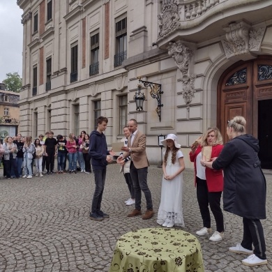 Szkoła Podstawowa w Brzeźcach zorganizowała grę terenową „W poszukiwaniu księżnej Daisy” - 26.05.2023