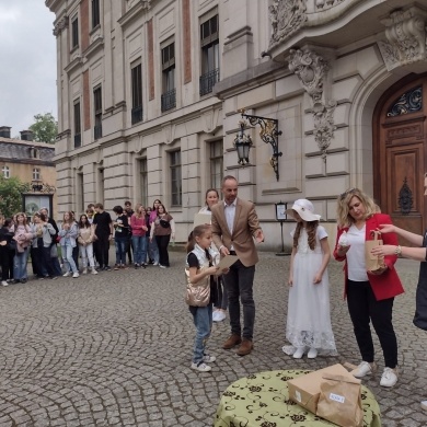 Szkoła Podstawowa w Brzeźcach zorganizowała grę terenową „W poszukiwaniu księżnej Daisy” - 26.05.2023