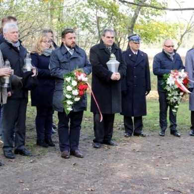 Uroczystości na cmentarzu „Pod Trzema Dębami”