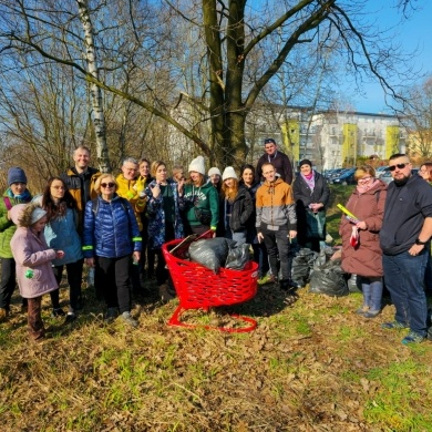 Społeczna akcja sprzątania lasu na osiedlu Piastów - 09.03.2024
