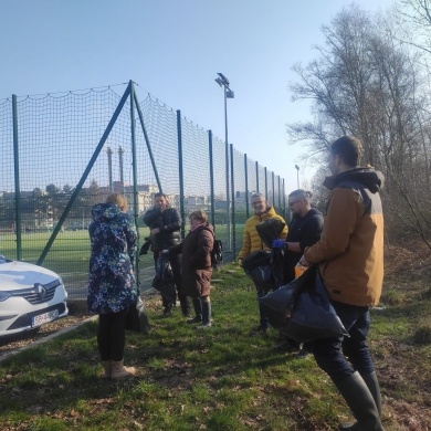 Społeczna akcja sprzątania lasu na osiedlu Piastów - 09.03.2024