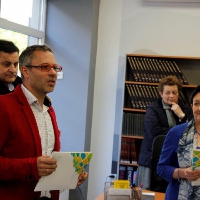 Biblioteka i sala taneczna otwarte