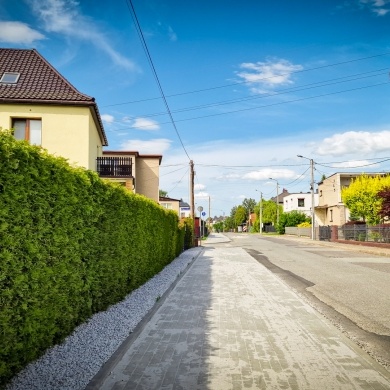 Nowy chodnik na ulicy Słowackiego w Pszczynie - 02.05.2024