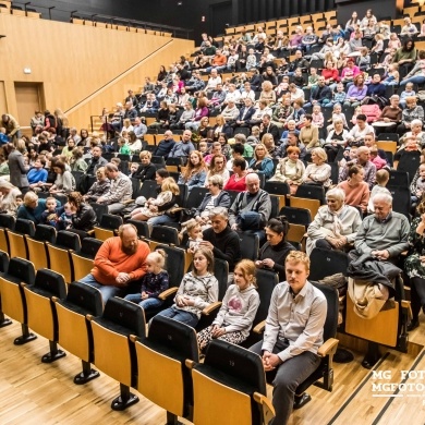 Przedstawienie nauczycieli, pracowników i rodziców Przedszkola nr 6 dla Hospicjum św. Ojca Pio - 18.04.2024