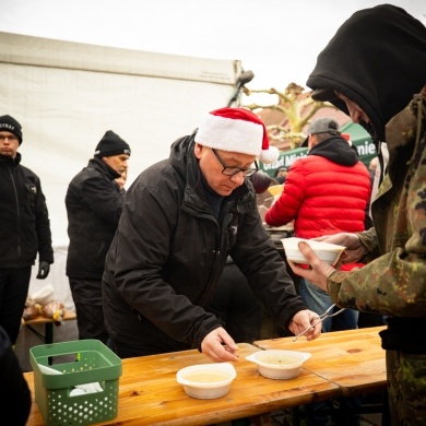 Tradycyjna zupa wigilijna na pszczyńskim rynku - 22.12.2024