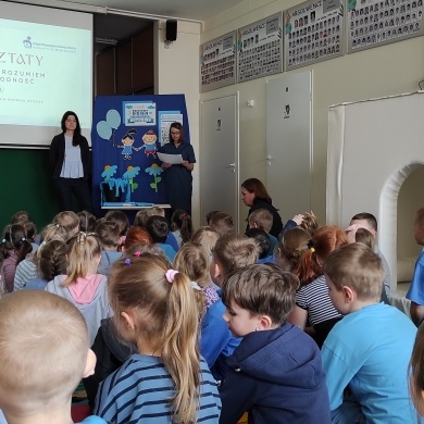 Niebieskie Igrzyska w Przedszkolu nr 6 z Oddziałami Specjalnymi im. Misia Puchatka w Pszczynie